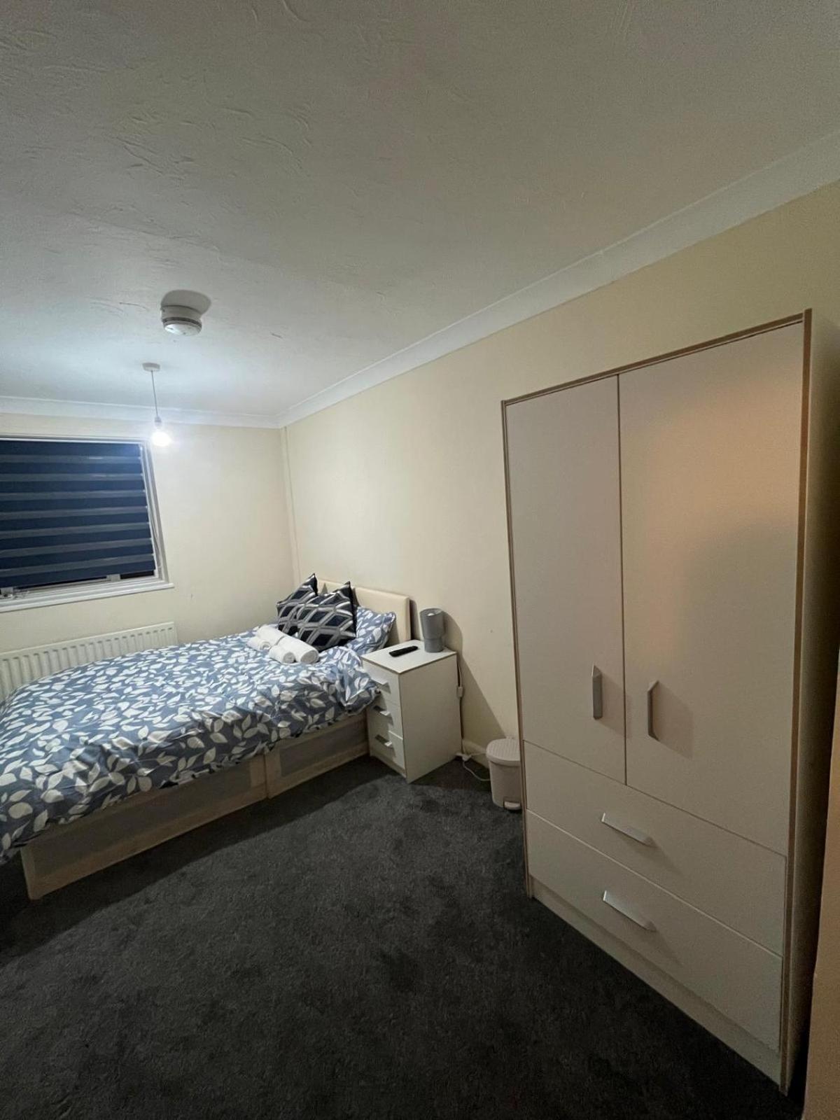 Barnfield Rooms Челмсфорд Экстерьер фото